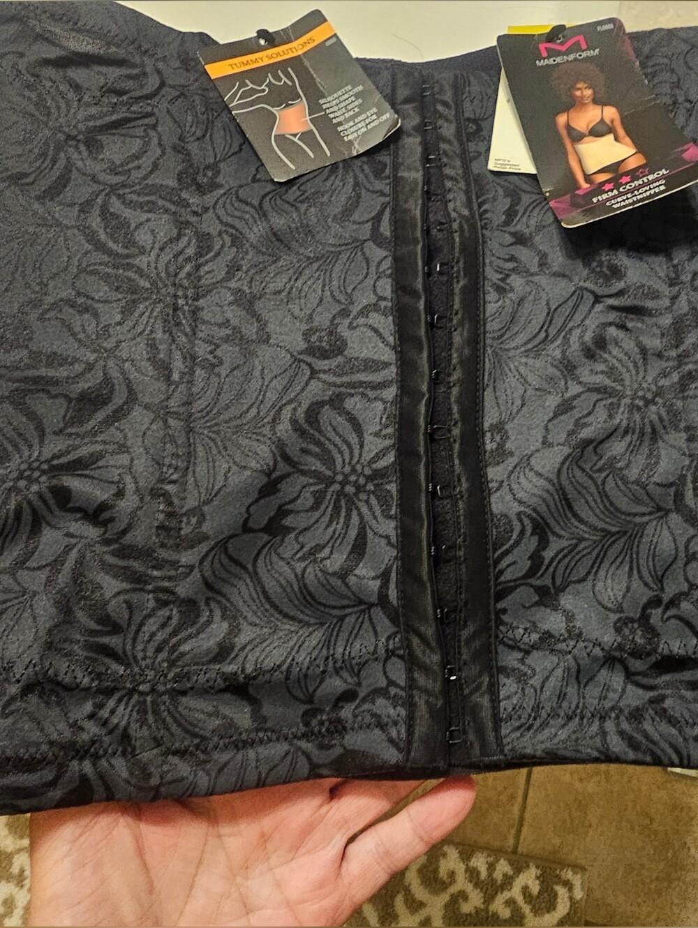 Maidenform Black Floral Jacquard Waist Cincher - Hook & Eye Firm Control